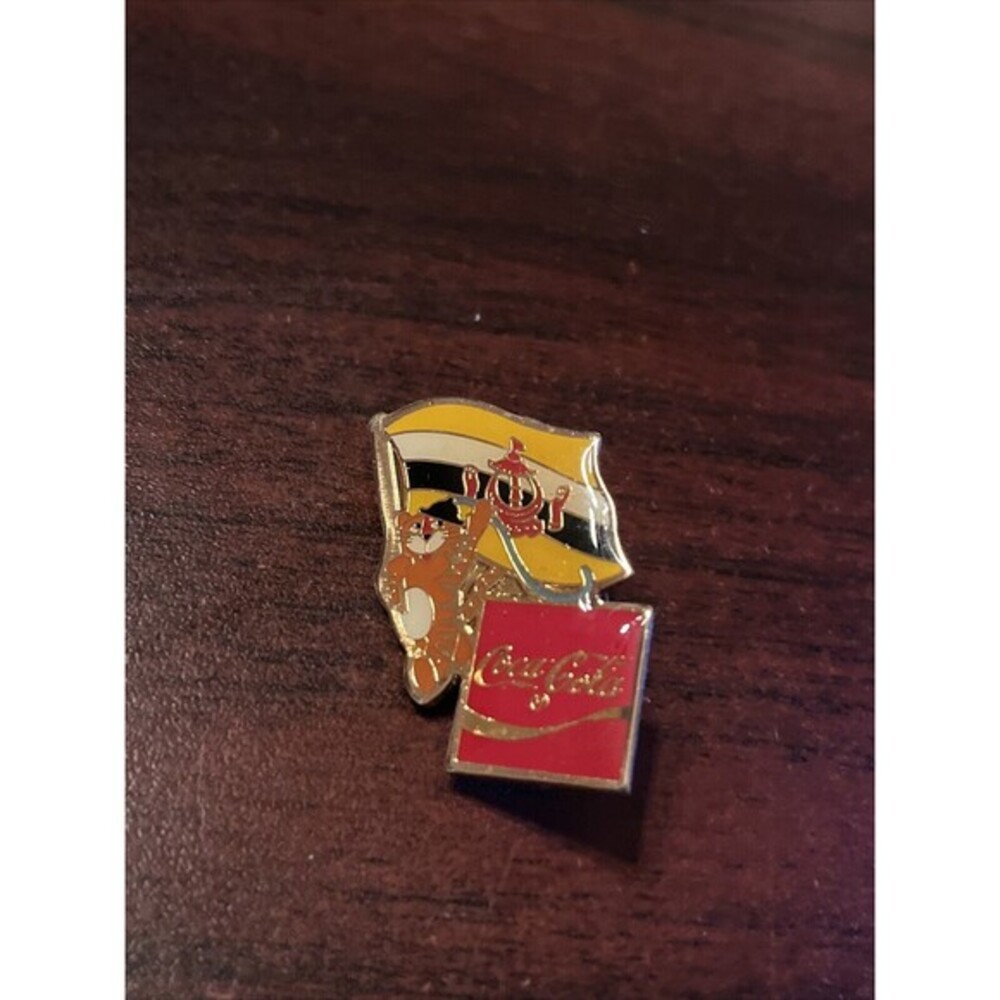 1988 Seoul Olympics Coca Cola Hodori Tiger Brunei Flag Lapel Pin